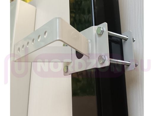 Кронштейн для прожектора на квадратную трубу 60х60мм с отверстием "ХОП-217067" сталь, серый